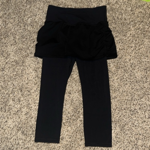 Athleta 2 in 1 Capri 7/8 length - Picture 4 of 6
